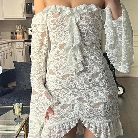 Meshki Lindsay lace mini dress - Picture 3 of 9